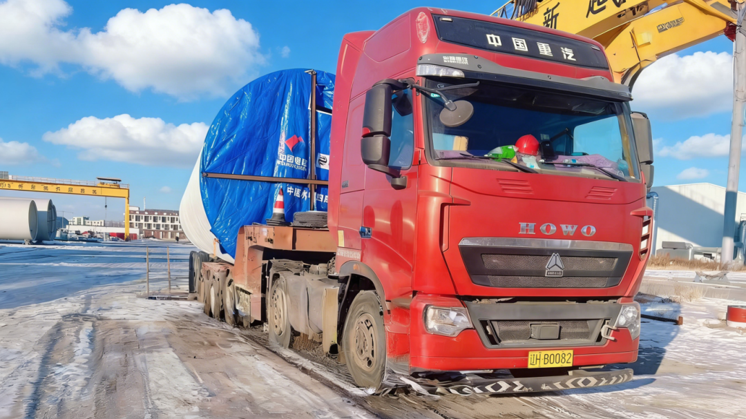 赋能绿色发展！保障全球首个百万吨级零碳氢氨项目塔筒首运