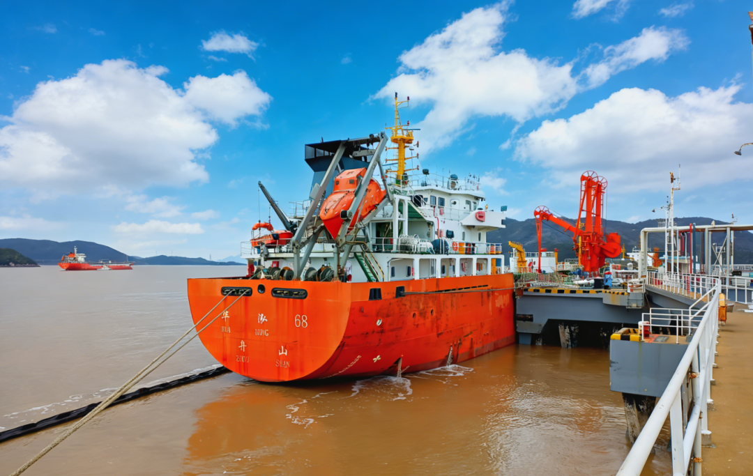 “绿”启舟山，服务保障全国首个船用生物燃料油混兑业务落地